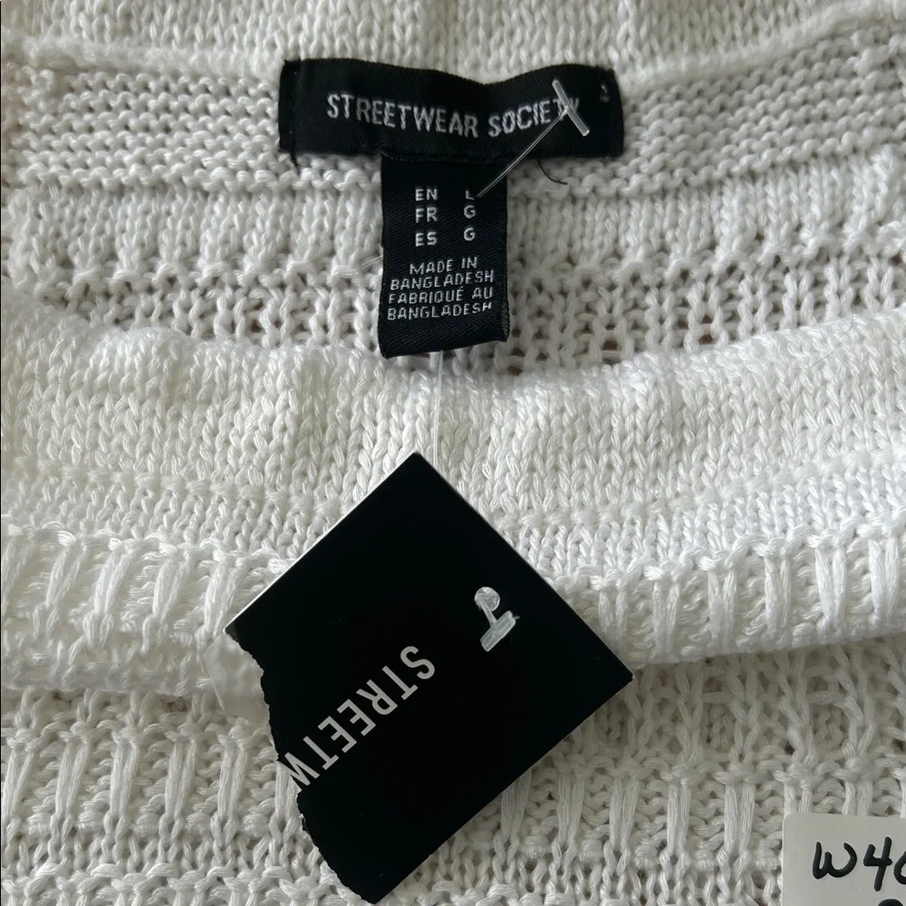 W40.   Streetwear Society White Crochet Knit Halter Top - Picture 2 of 3
